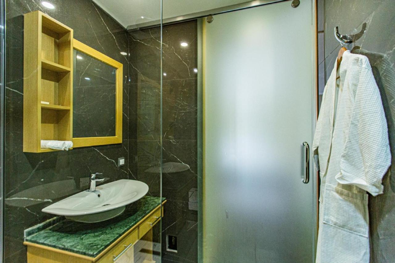 Shera Park Boutique Hotel 阿拉木图 外观 照片
