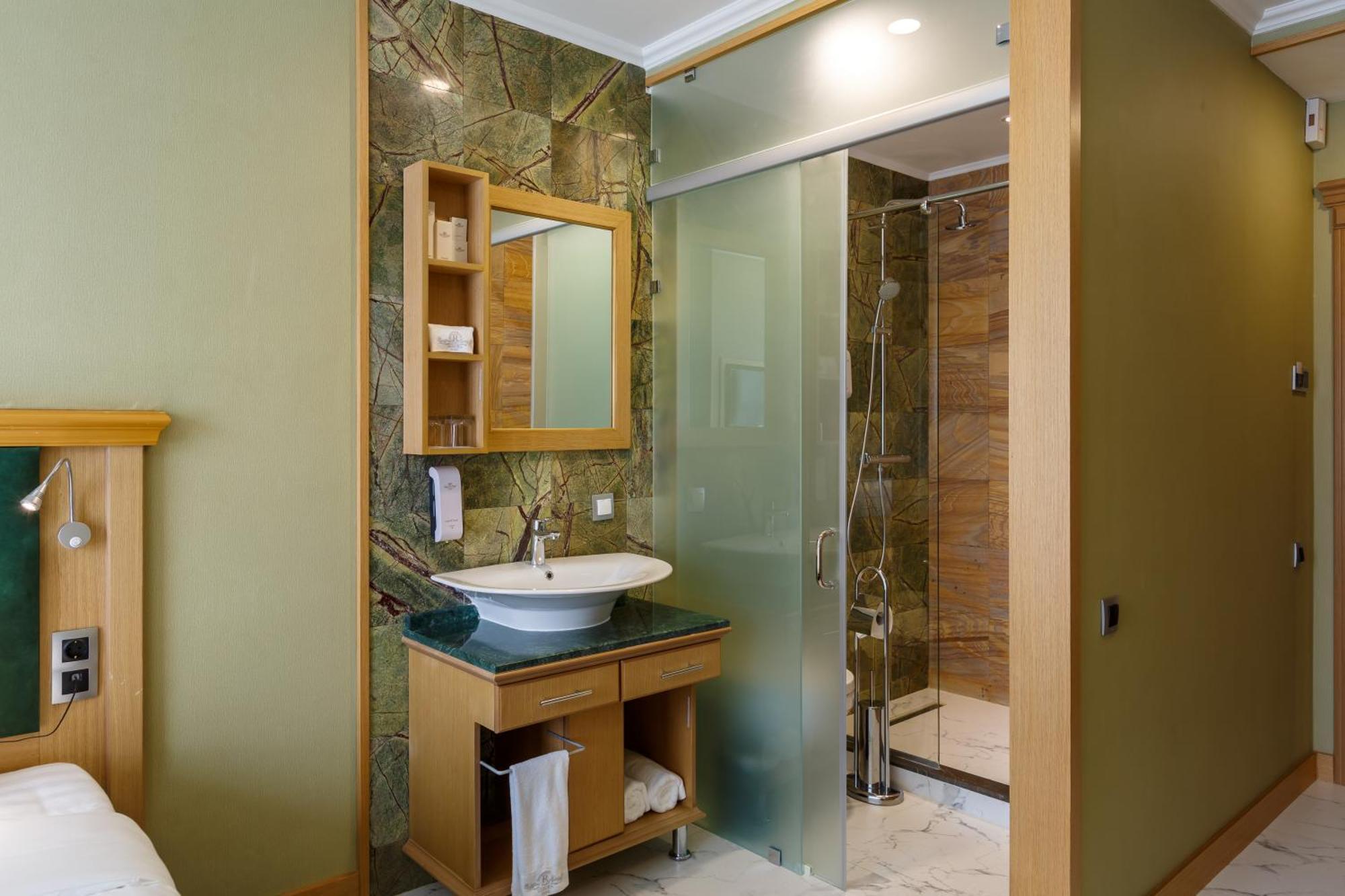 Shera Park Boutique Hotel 阿拉木图 外观 照片