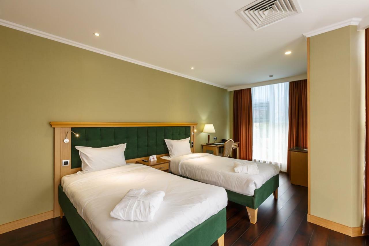 Shera Park Boutique Hotel 阿拉木图 外观 照片