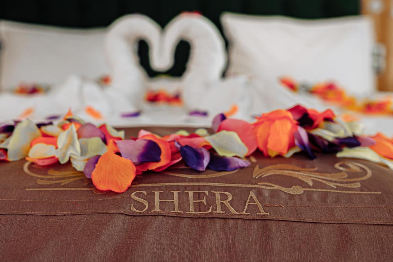 Shera Park Boutique Hotel 阿拉木图 外观 照片